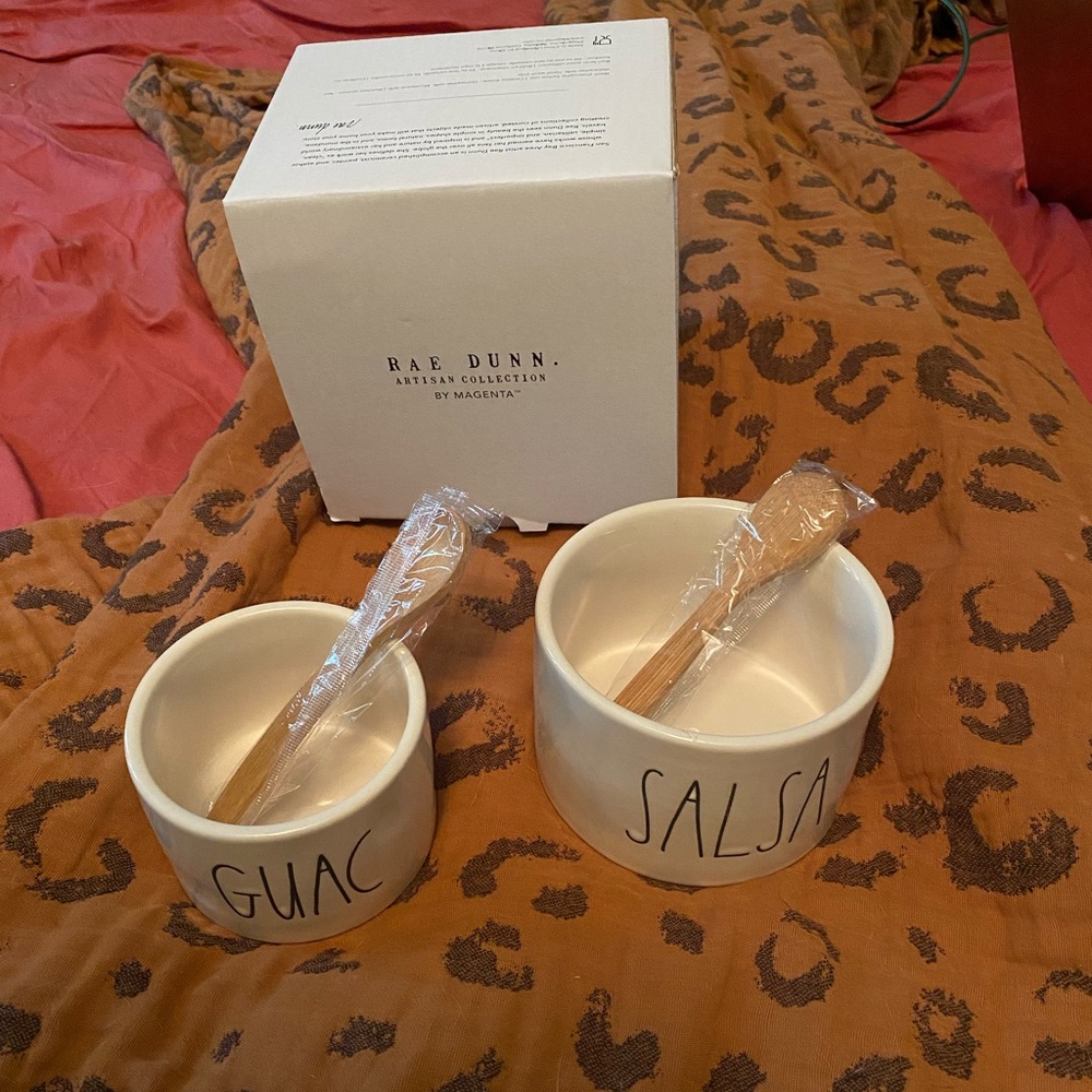 Brand new Rae Dunn salsa and guac with spoons